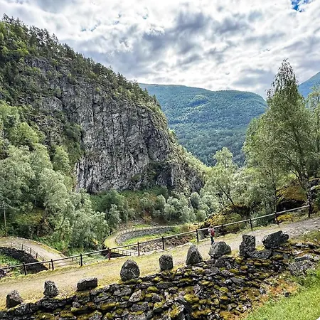 Mjosvang Kafe Apartment *